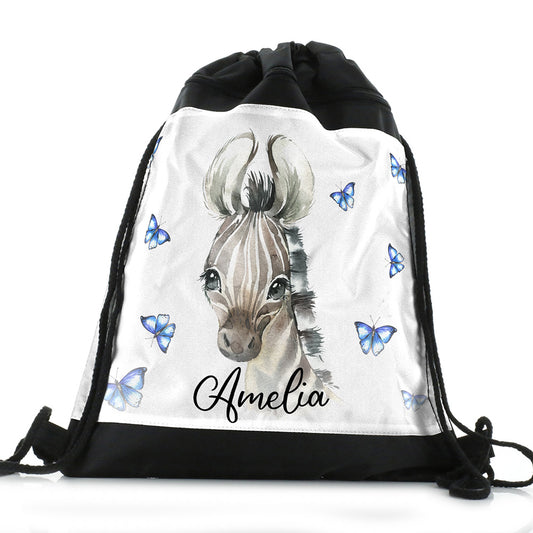 Personalisierter Zebra-blauer Schmetterling und schwarzer Kordelzug-Rucksack mit Namen