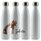Personalisierte Cola-Flasche mit Begrüßungstext und entspannenden Mama- und Baby-Giraffen