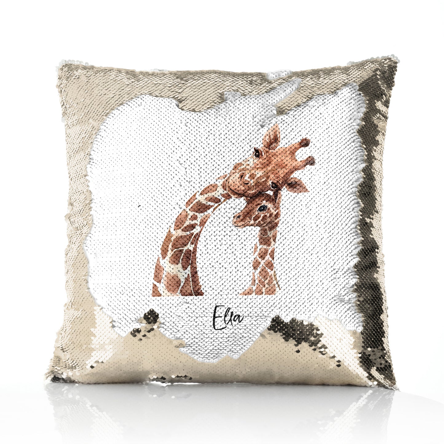 Personalisiertes Paillettenkissen mit Begrüßungstext und entspannenden Mama- und Baby-Giraffen