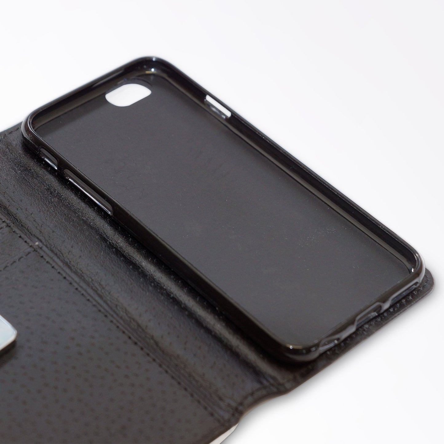 Personalisierte HTC-Handy-Lederbrieftasche mit silbernem floralem Einhorn und Text auf Dunkelgrau